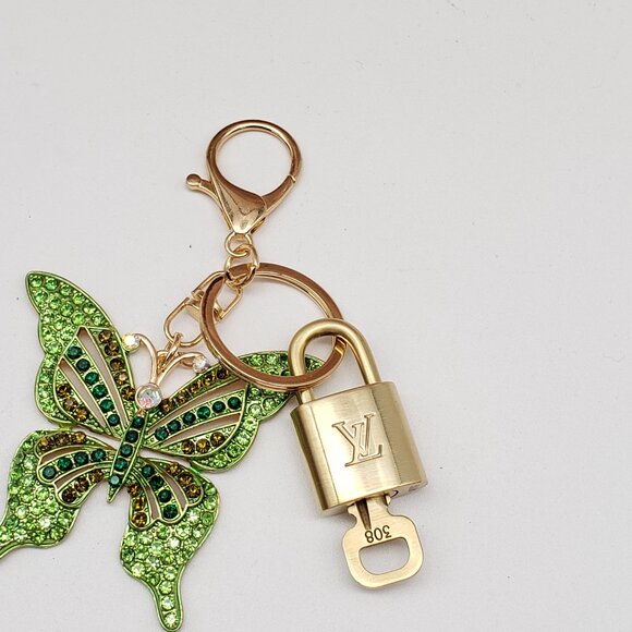 Auth Louis Vuitton Lock & Key with Unbranded Butterfly Charm, Keychain 090925 - Picture 5 of 8
